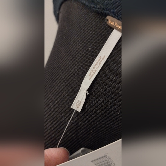 💜5/$25.00💜Free People Long Sleeve Devin Top. New - Picture 10 of 10